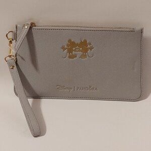 LIMITED EDITION PANDORA X Disney Mickey and Minnie Mouse Wristlet Pouch Full Zip